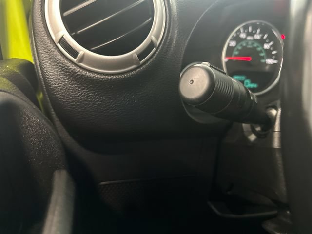 Used 2017 Jeep Wrangler Sahara w/ Connectivity Group AWD/4WD image 20
