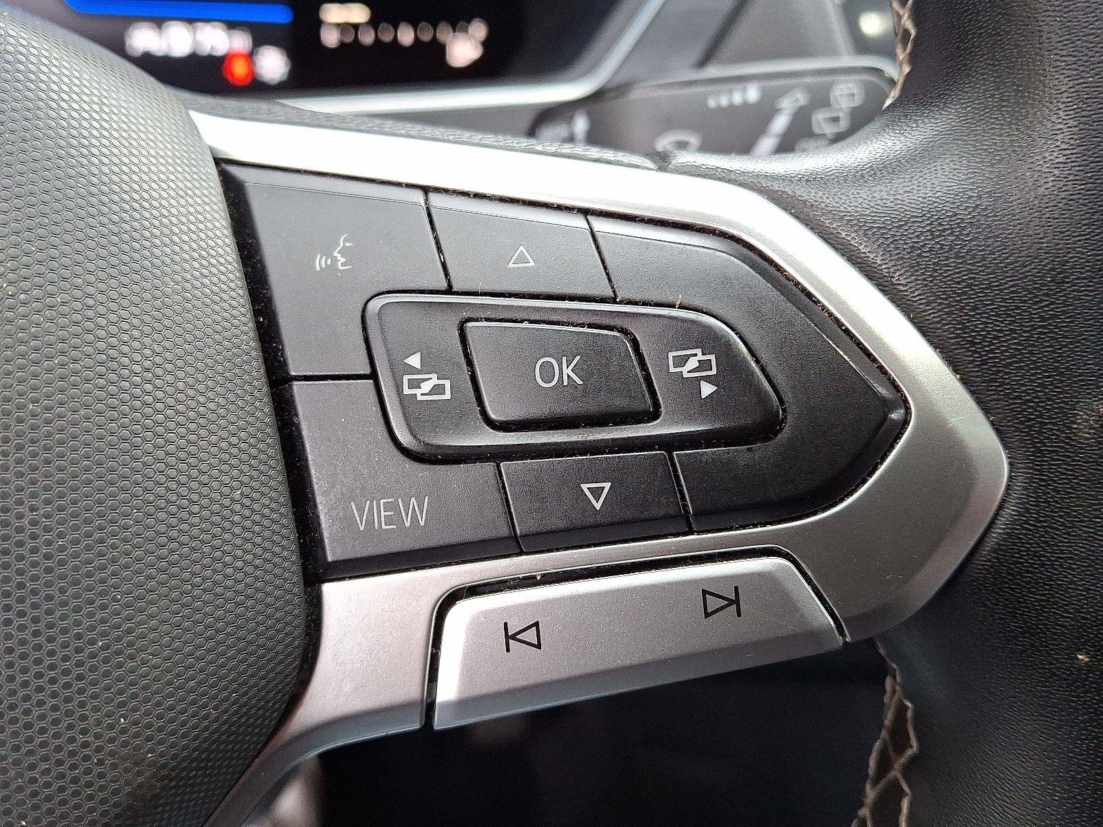 Used 2022 Volkswagen Tiguan SE w/ Panoramic Sunroof Package image 23