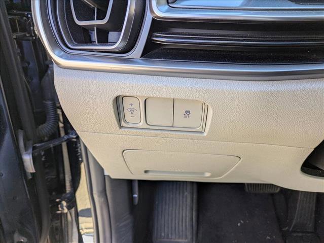 Used 2025 Kia Sorento S image 10