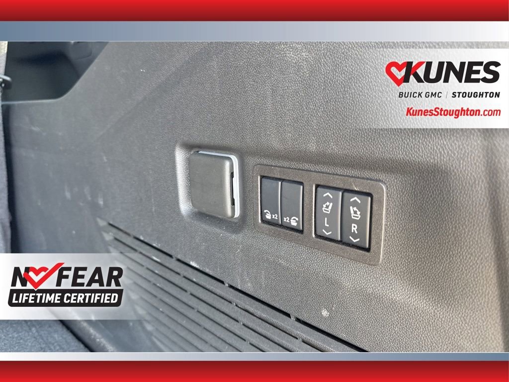 Used 2025 GMC Yukon XL Denali image 46