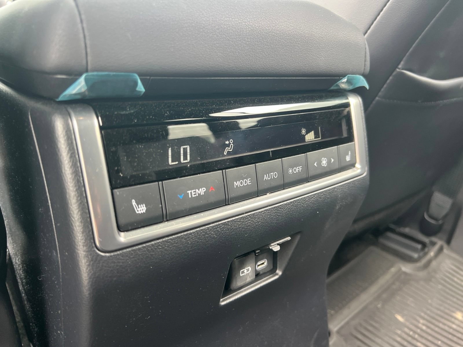 Used 2025 Lexus GX 550 w/ Accessory Package (2T) AWD/4WD image 31