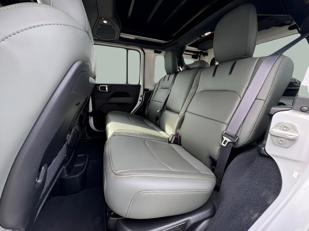 Used 2024 Jeep Wrangler High Altitude AWD/4WD image 25
