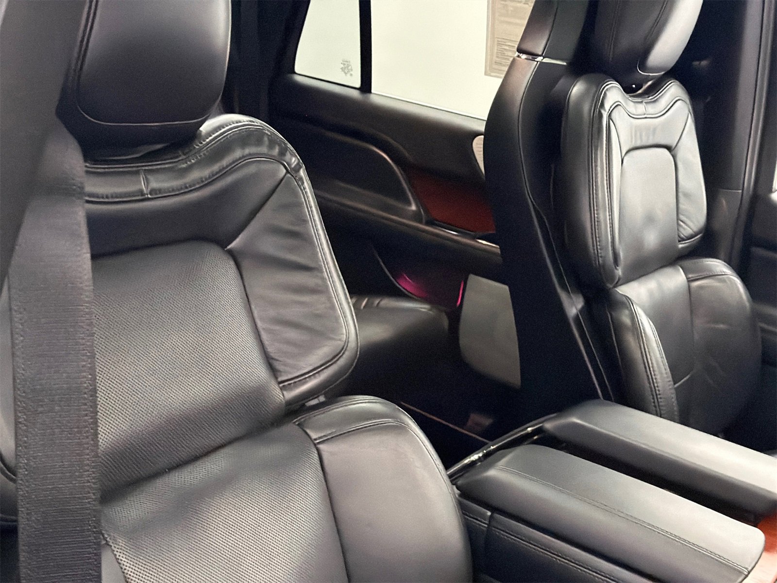 Used 2022 Lincoln Navigator L Reserve w/ Equipment Group 201A image 13