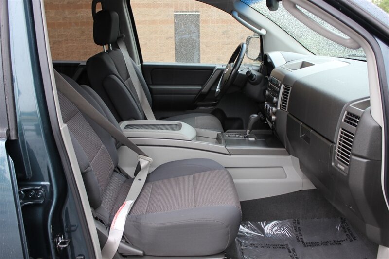 Used 2004 Nissan Armada SE w/ (BOS) Bose Pkg AWD/4WD image 20