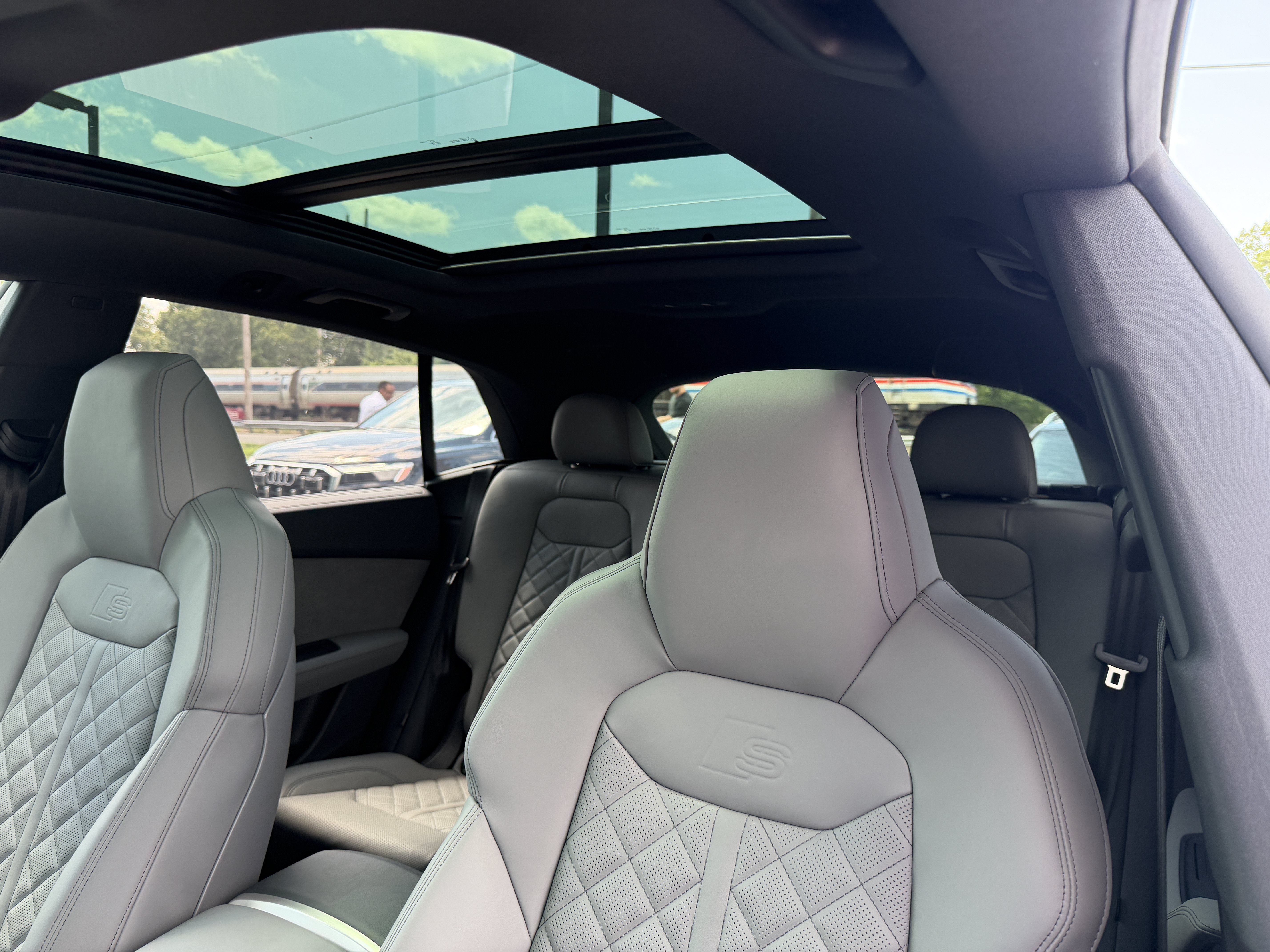 New 2026 Audi SQ8 Premium Plus AWD/4WD image 12