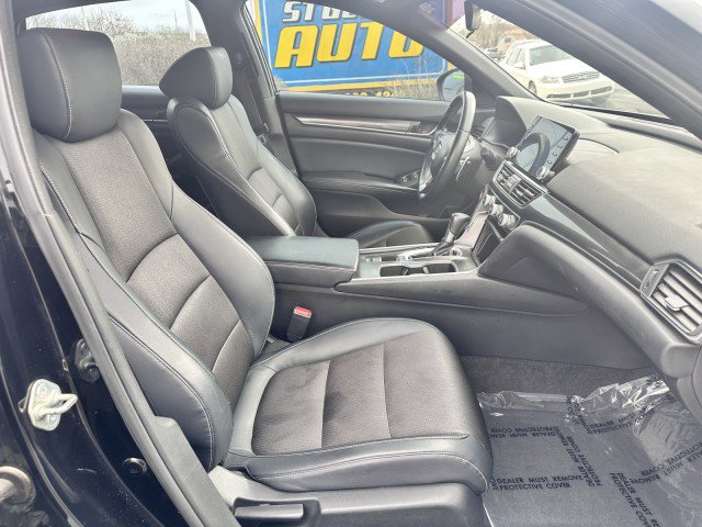 Used 2018 Honda Accord Sport image 18