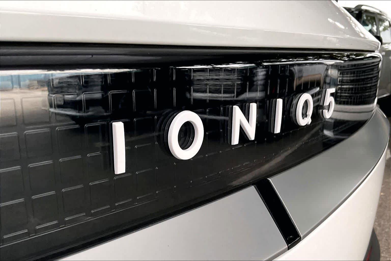 Certified 2026 Hyundai Ioniq 5 SEL RWD image 9