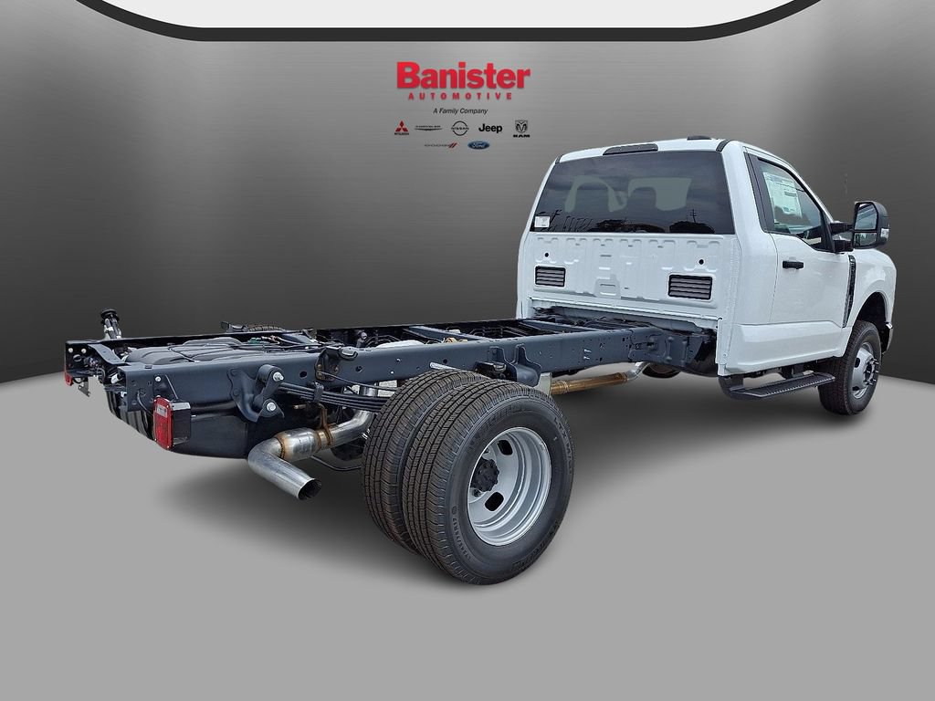 New 2025 Ford F350 XLT AWD/4WD image 3