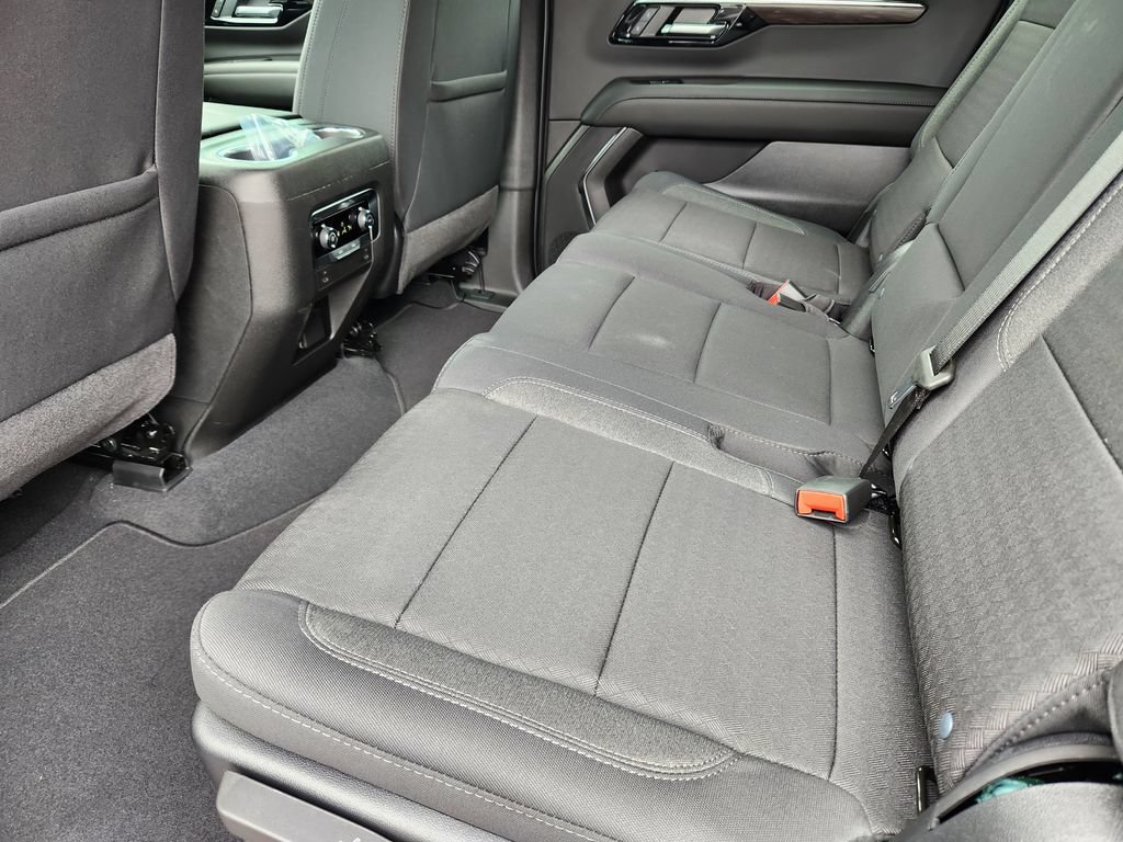 New 2026 Chevrolet Suburban LS w/ Max Trailering Package AWD/4WD image 10