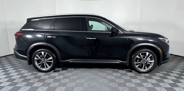 Certified 2025 INFINITI QX60 Luxe image 8
