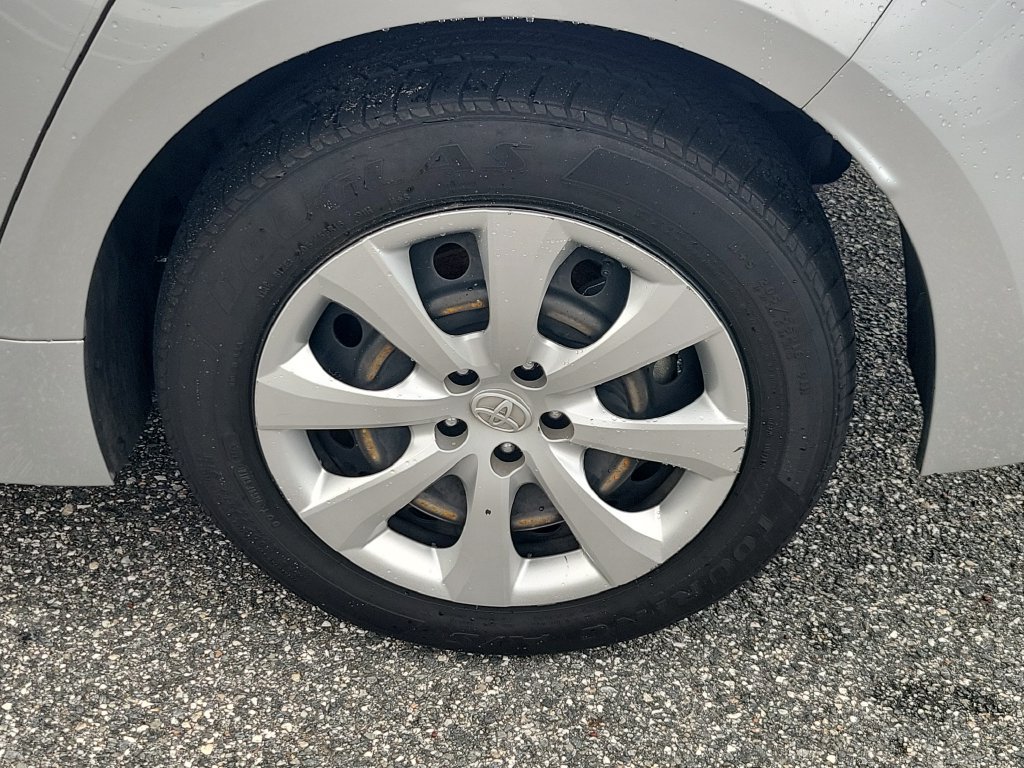 Used 2024 Toyota Corolla LE FWD image 5