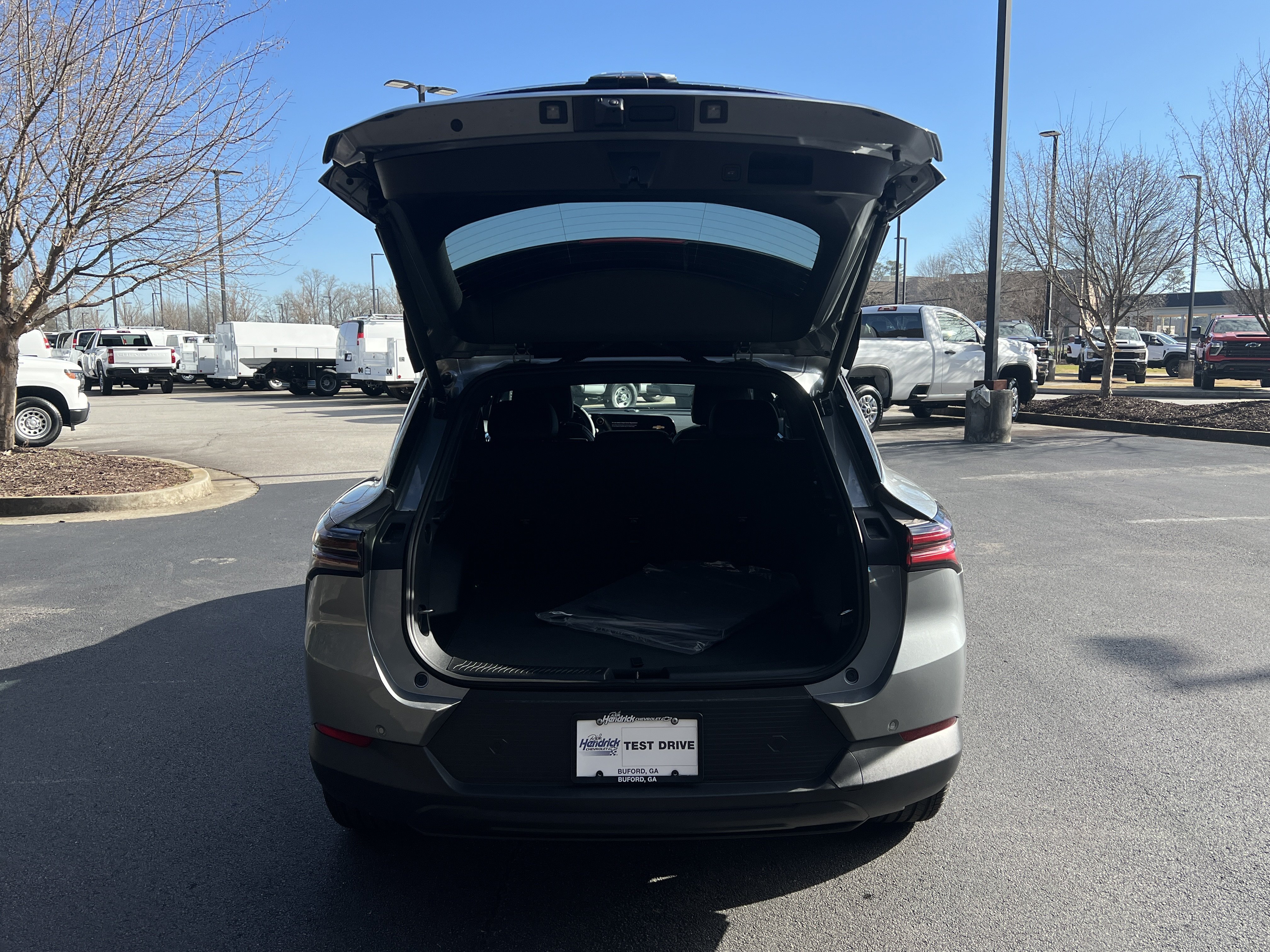 New 2026 Chevrolet Equinox EV LT AWD/4WD image 11