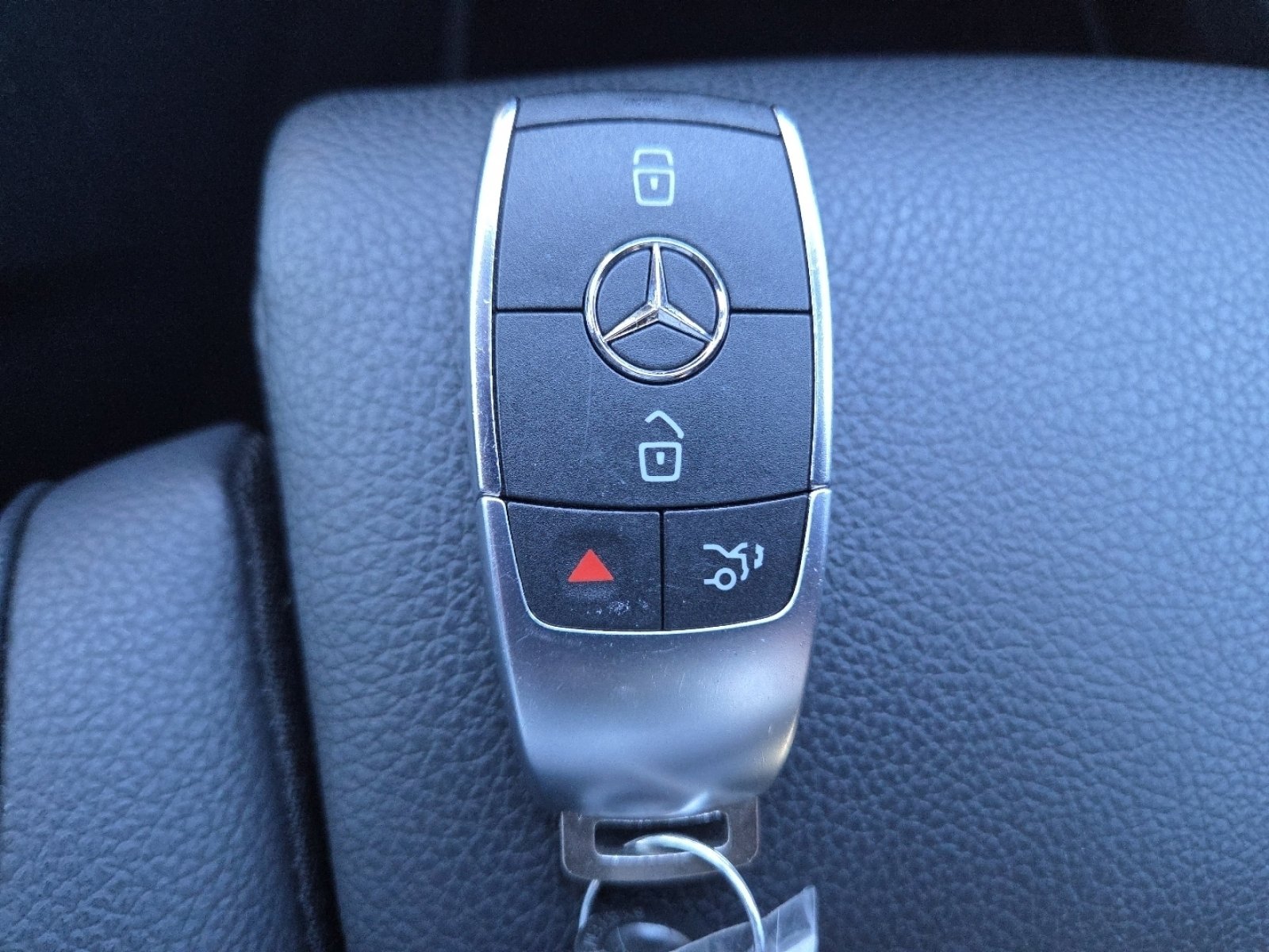 Used 2022 Mercedes-Benz GLB 250 4MATIC image 36
