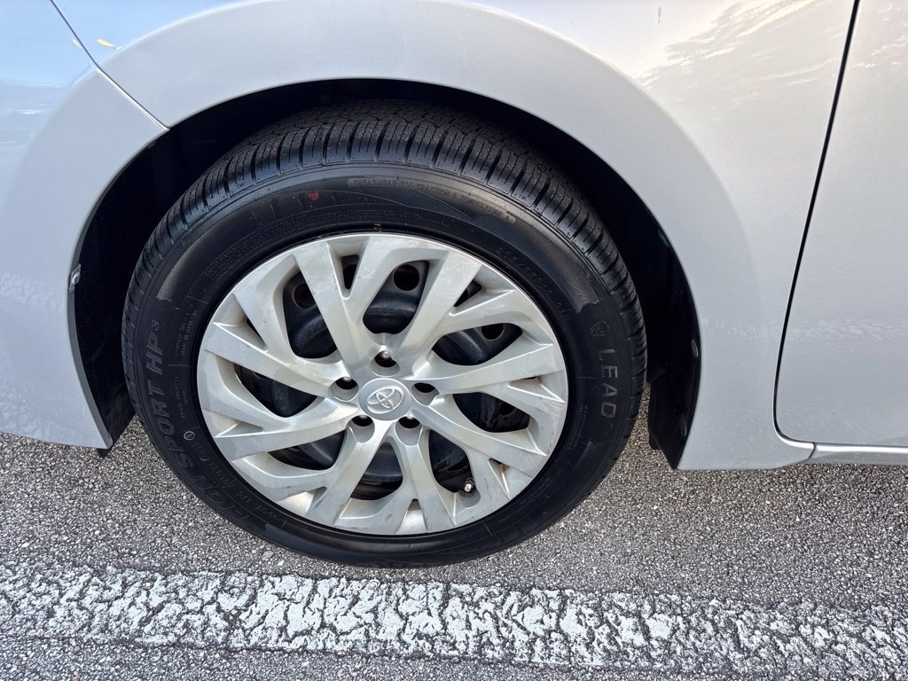 Used 2019 Toyota Corolla LE FWD image 9