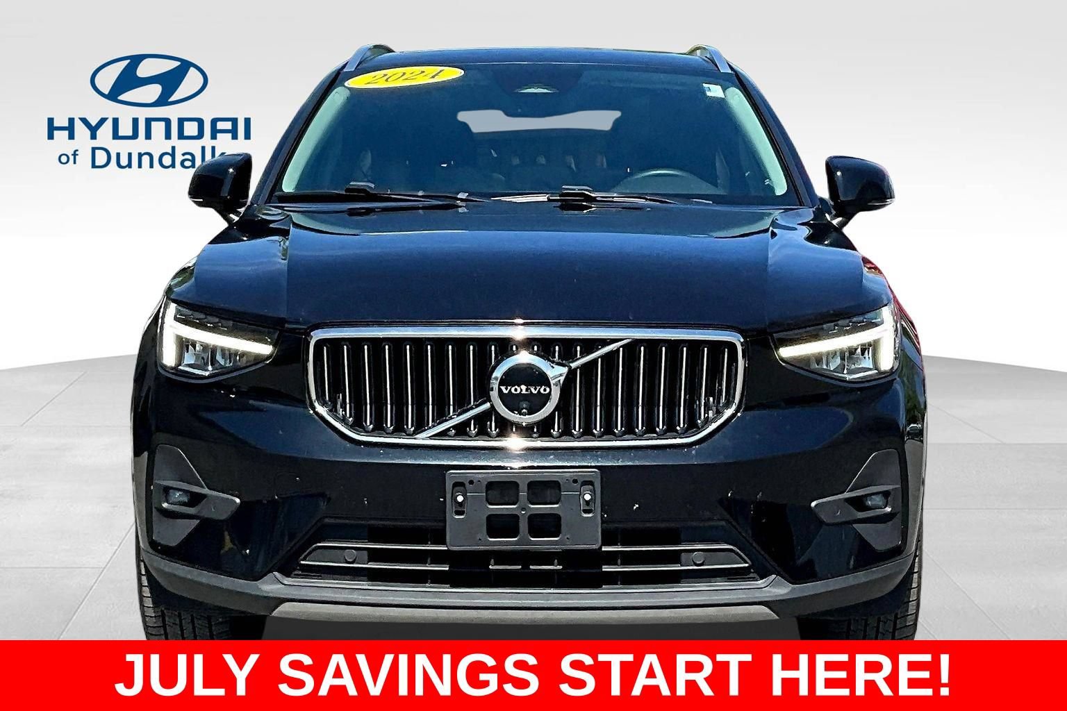 Used 2024 Volvo XC40 B5 Plus AWD/4WD image 2