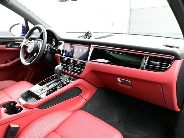 Certified 2025 Porsche Macan S AWD/4WD image 19