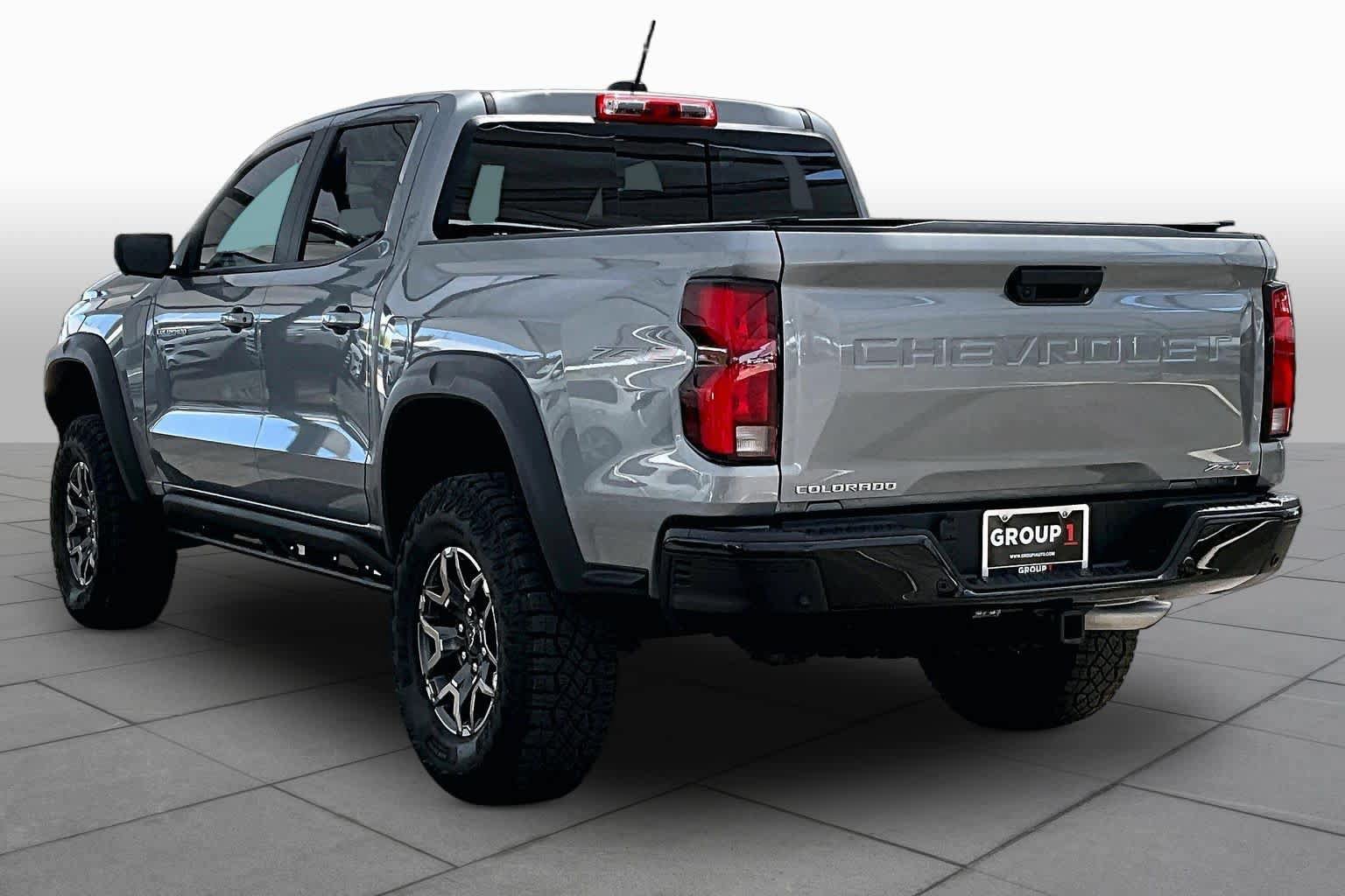 Used 2026 Chevrolet Colorado ZR2 w/ Technology Package AWD/4WD image 12