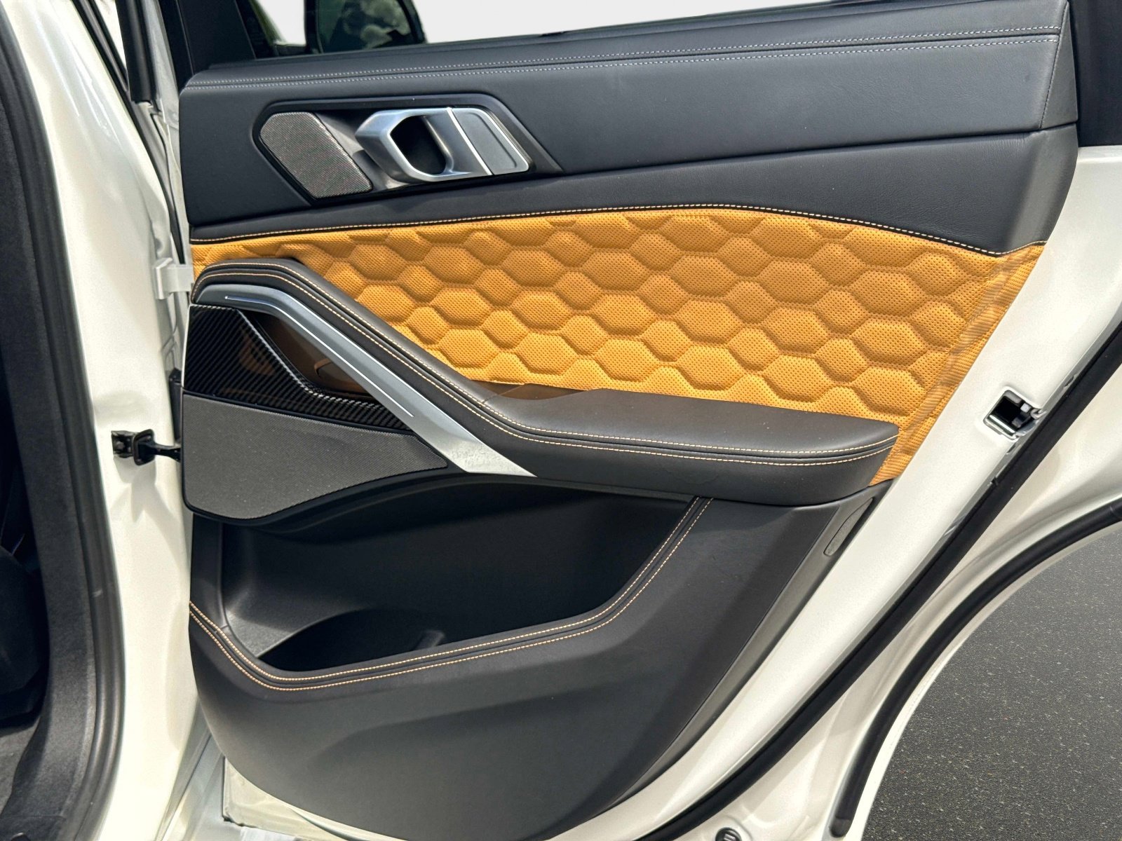 Used 2024 BMW X6 M Competition image 29