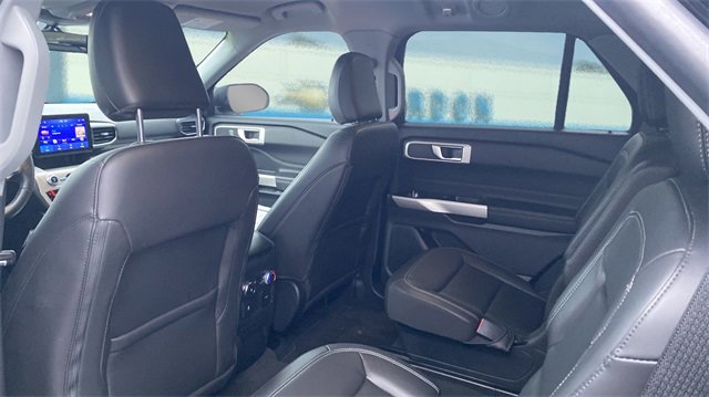 Used 2022 Ford Explorer XLT w/ Equipment Group 202A image 17