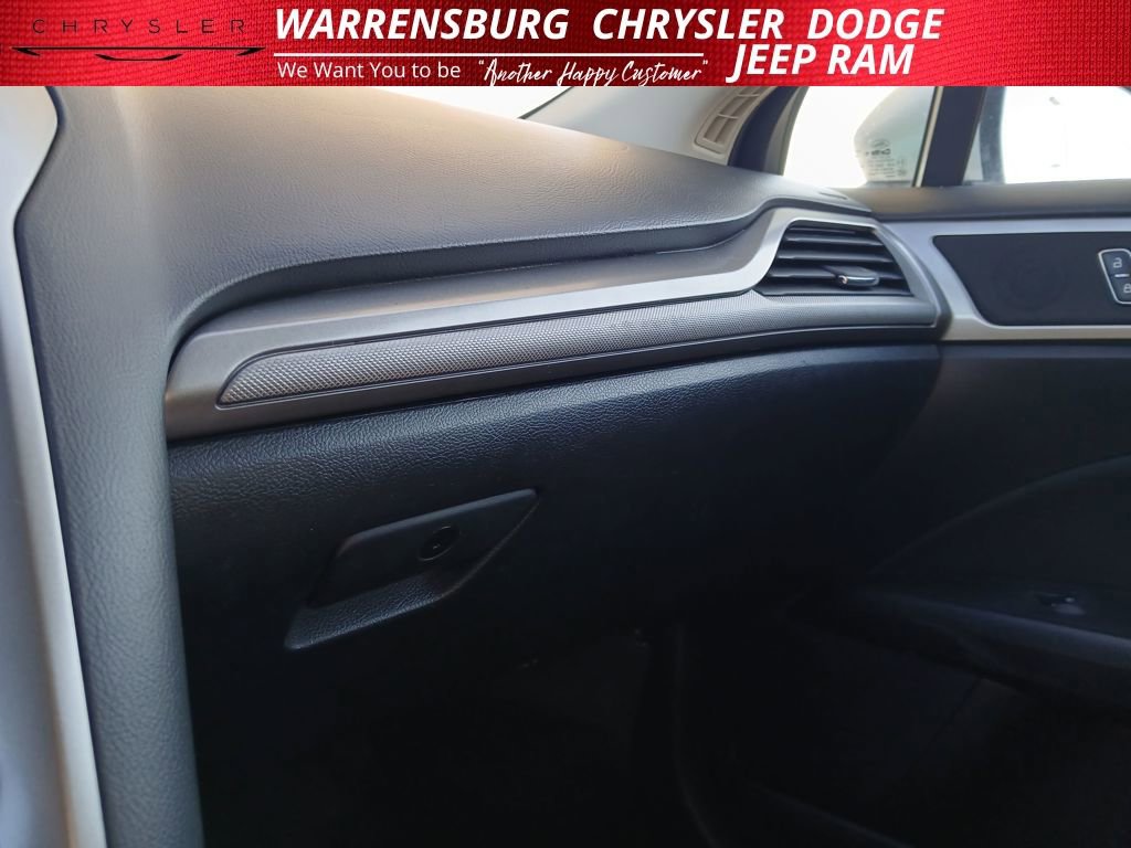 Used 2019 Ford Fusion SE image 24