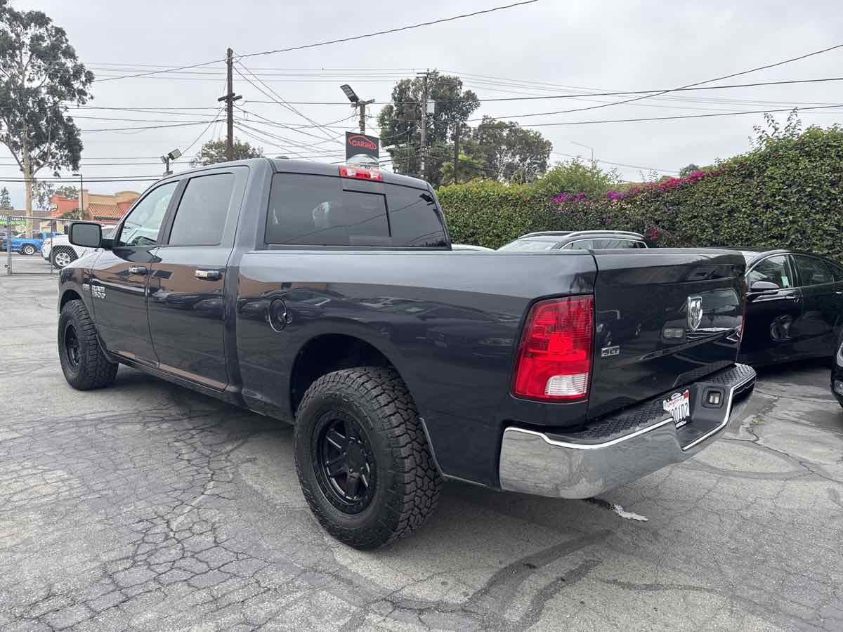 Used 2017 RAM 1500 Classic SLT image 5