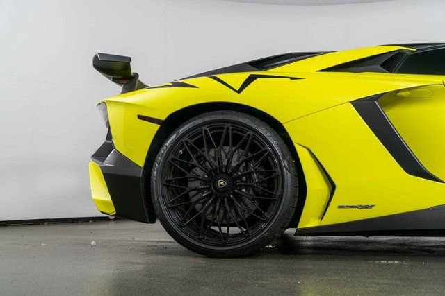 Used 2017 Lamborghini Aventador LP 750-4 Superveloce image 10