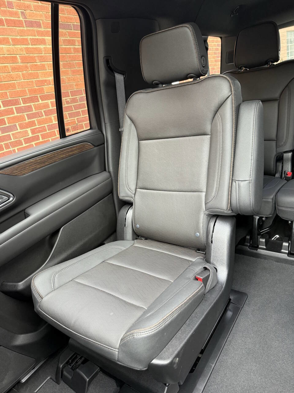 Used 2024 Chevrolet Suburban High Country image 29