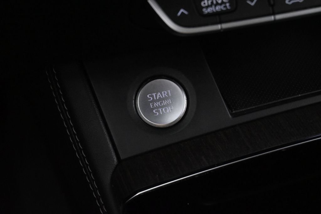 Used 2021 Audi Q5 e Premium Plus w/ Premium Plus Package AWD/4WD image 39