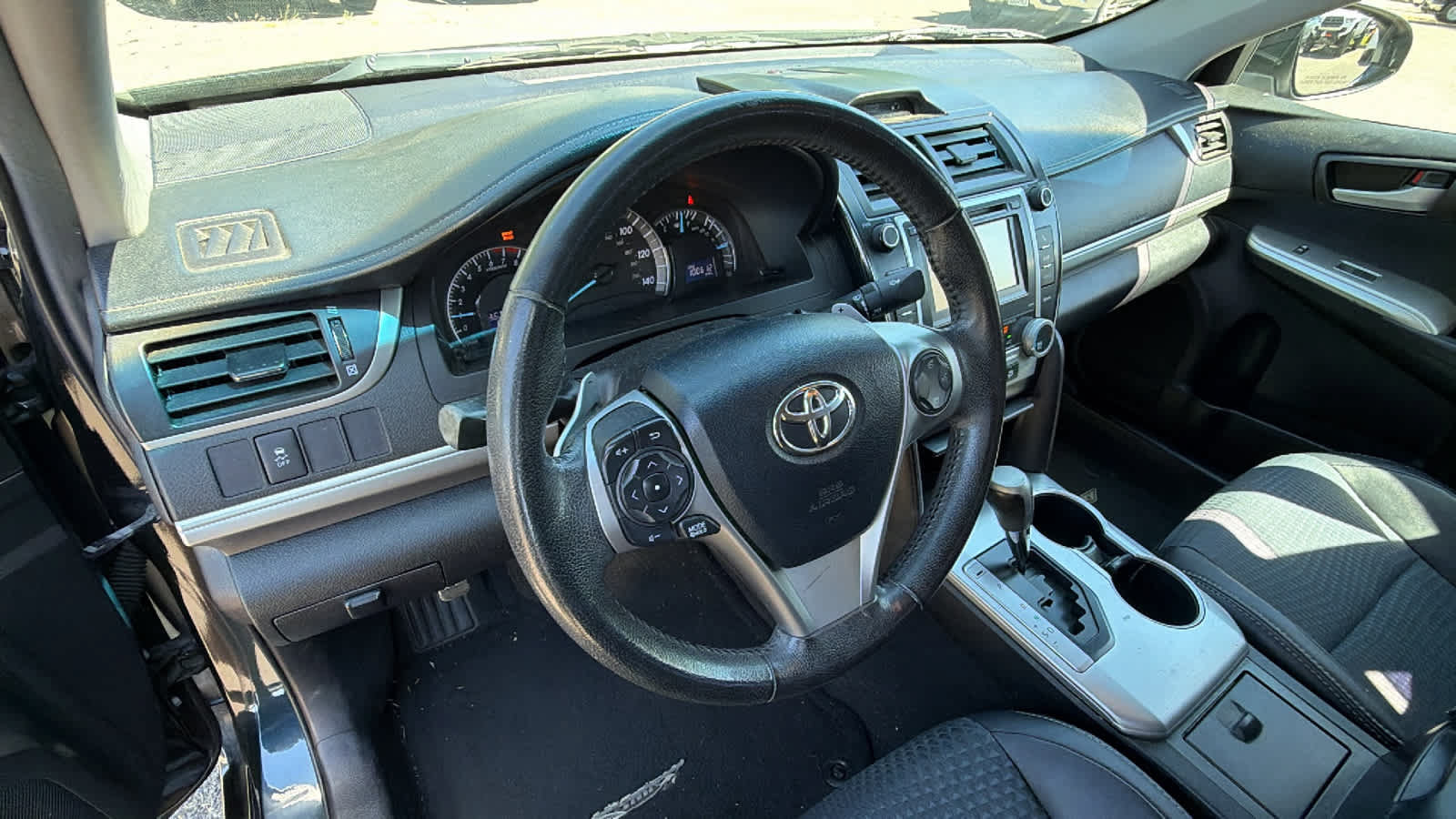 Used 2013 Toyota Camry SE FWD image 10