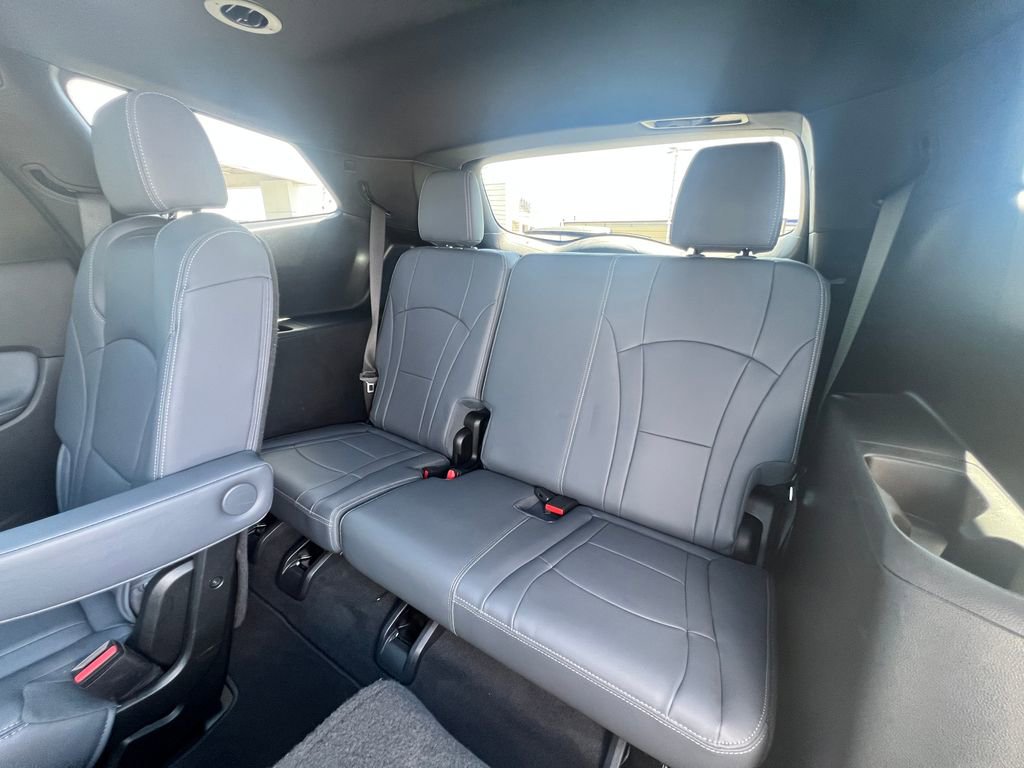 Used 2023 Buick Enclave Essence w/ Experience Buick Package AWD/4WD image 39