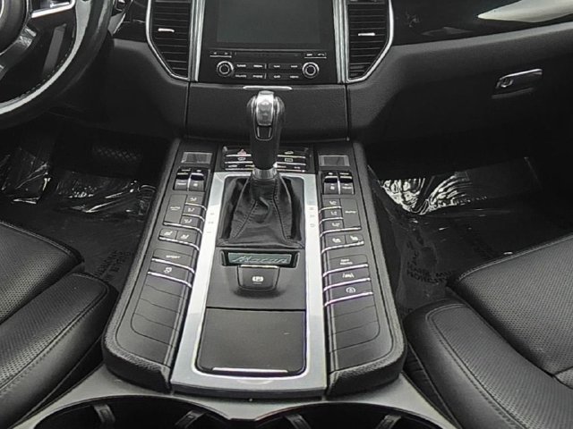 Used 2017 Porsche Macan S AWD/4WD image 32