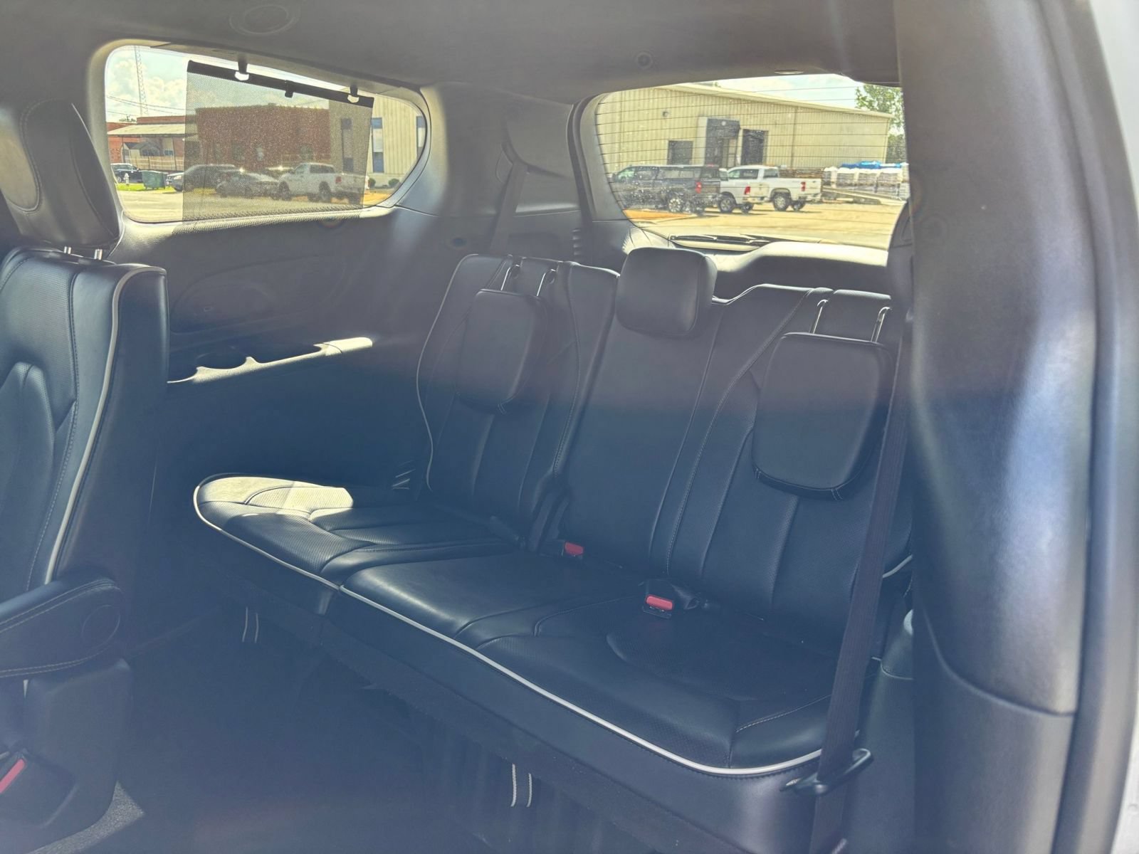 Used 2025 Chrysler Pacifica Limited FWD image 31