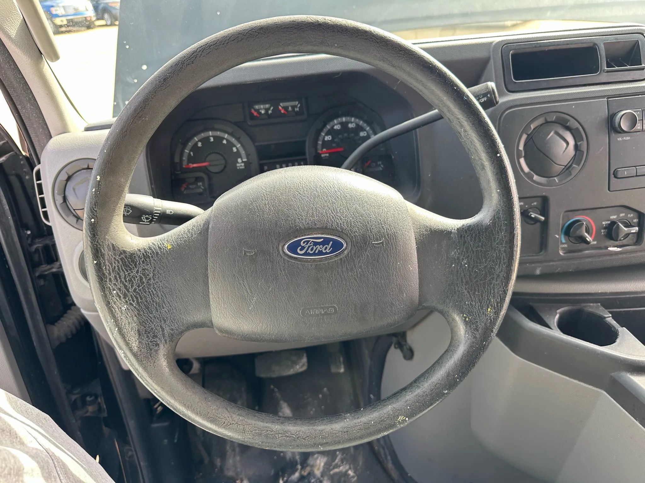 Used 2013 Ford E-350 and Econoline 350 Extended Super Duty RWD image 20