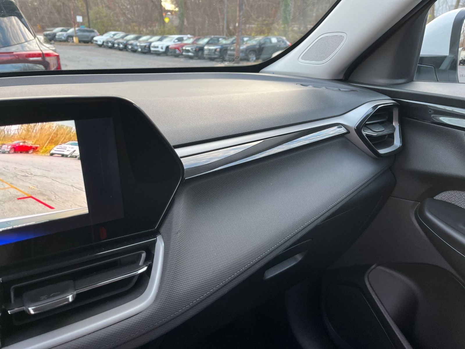 Used 2025 Chevrolet TrailBlazer LT image 29