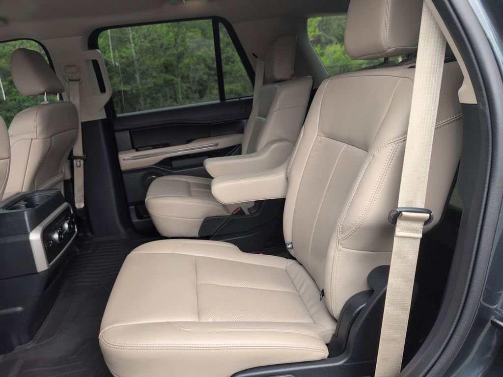 Used 2022 Ford Expedition XLT image 27