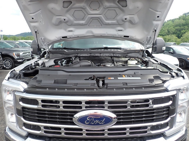 New 2026 Ford F350 XL w/ XL Chrome Package AWD/4WD image 13
