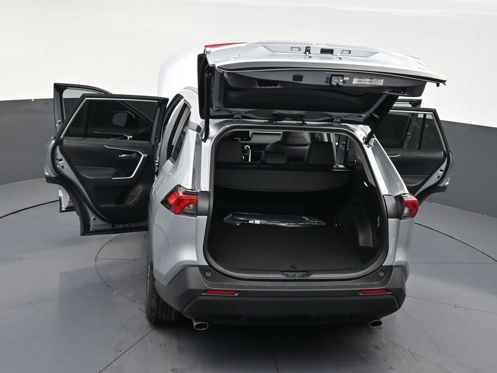 Used 2025 Toyota RAV4 XLE Premium image 32