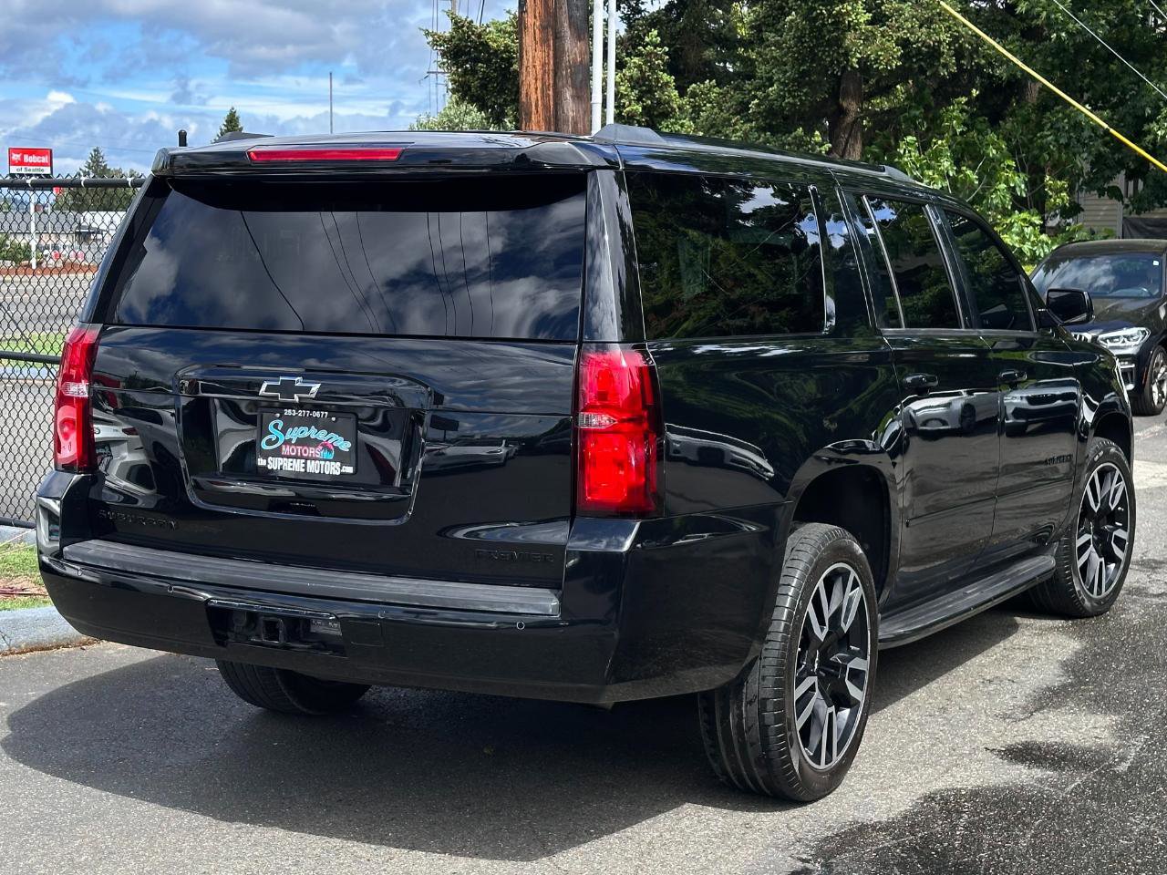 Used 2019 Chevrolet Suburban Premier AWD/4WD image 19
