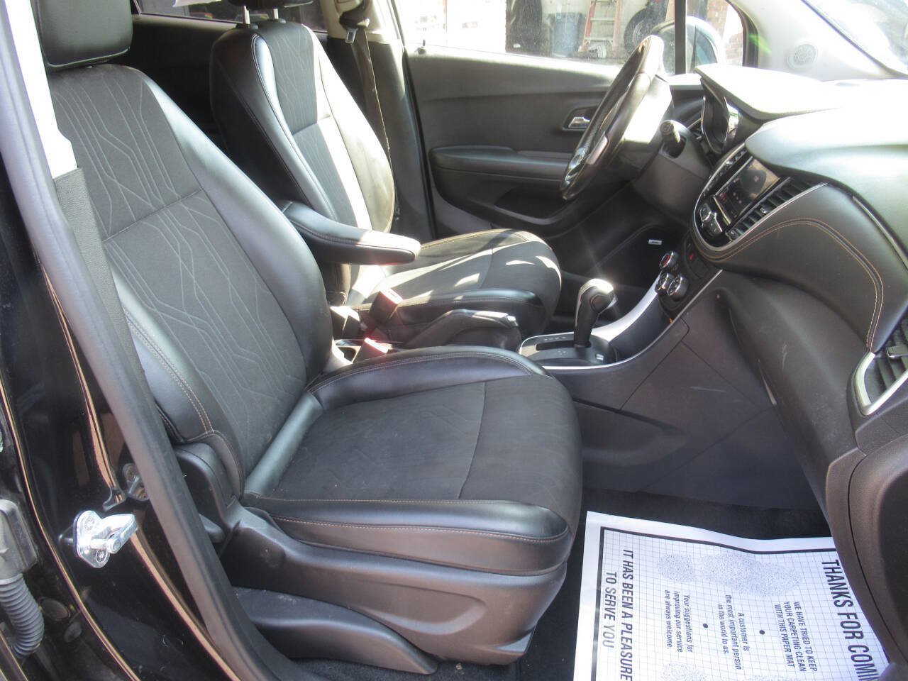 Used 2020 Chevrolet Trax LT w/ Sun & Sound Package AWD/4WD image 13