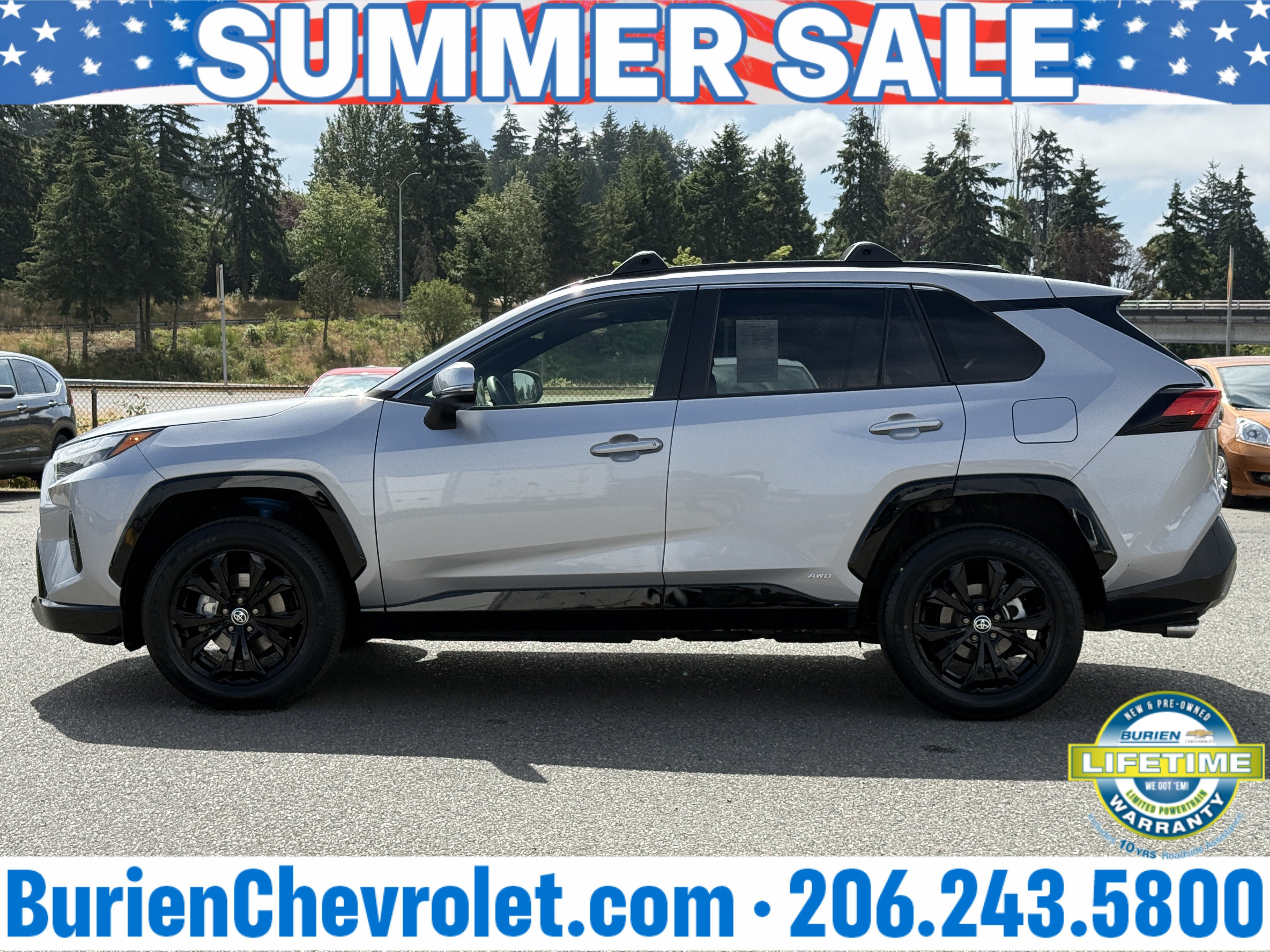 Used 2022 Toyota RAV4 SE w/ Convenience Package AWD/4WD image 2