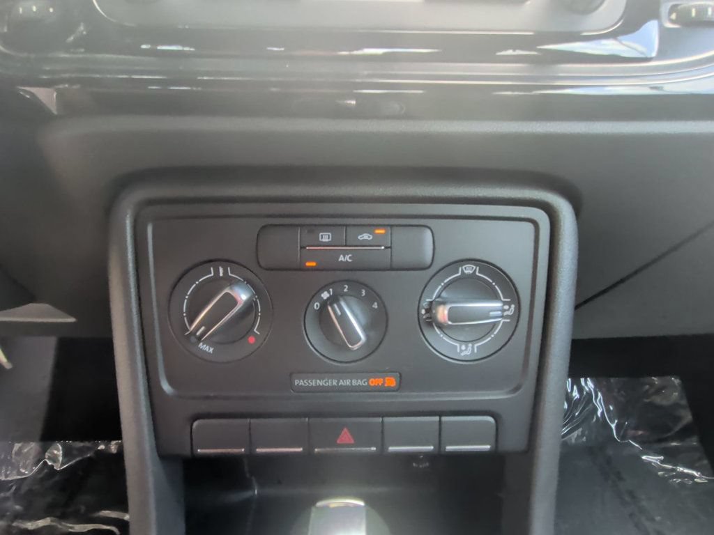 Used 2014 Volkswagen Beetle 2.5 FWD image 18