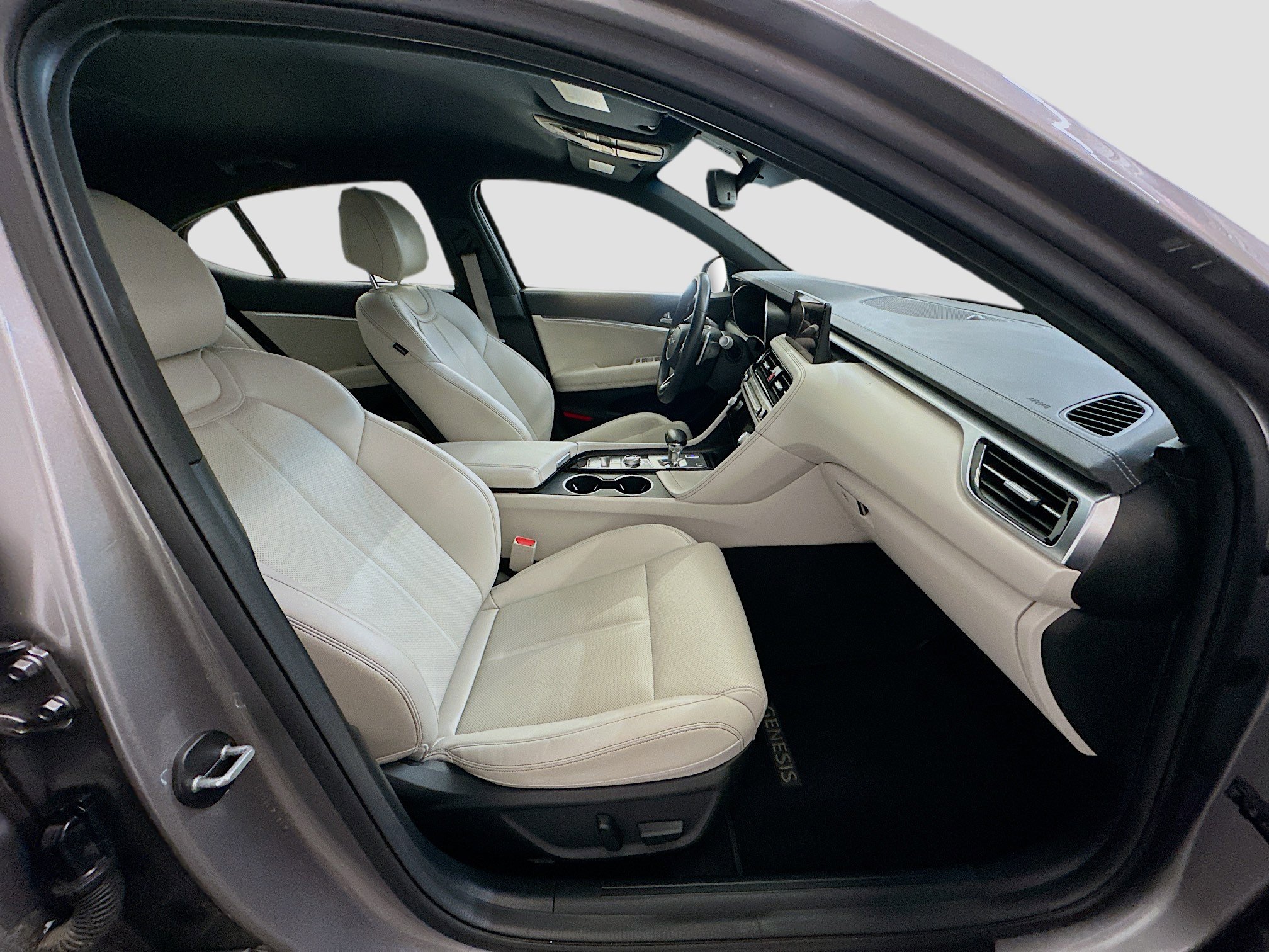 Used 2025 Genesis G70 2.5T image 32