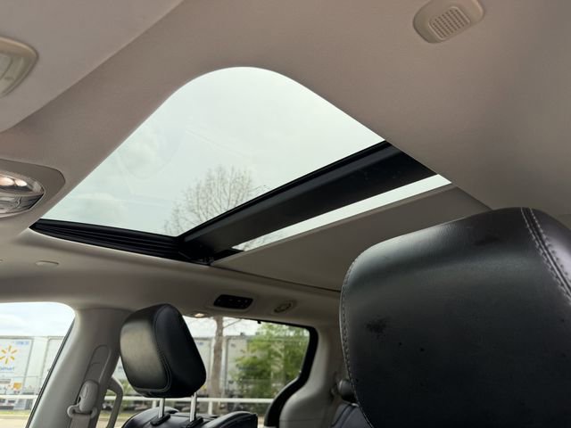 Used 2018 Chrysler Pacifica Limited w/ Tire & Wheel Group image 24