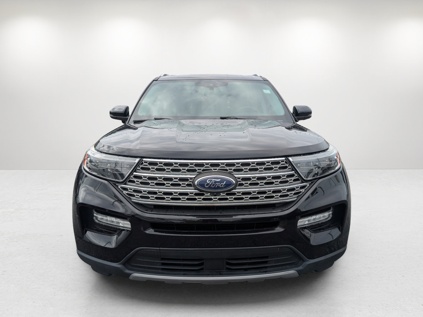 Used 2022 Ford Explorer Limited w/ Equipment Group 301A RWD image 2