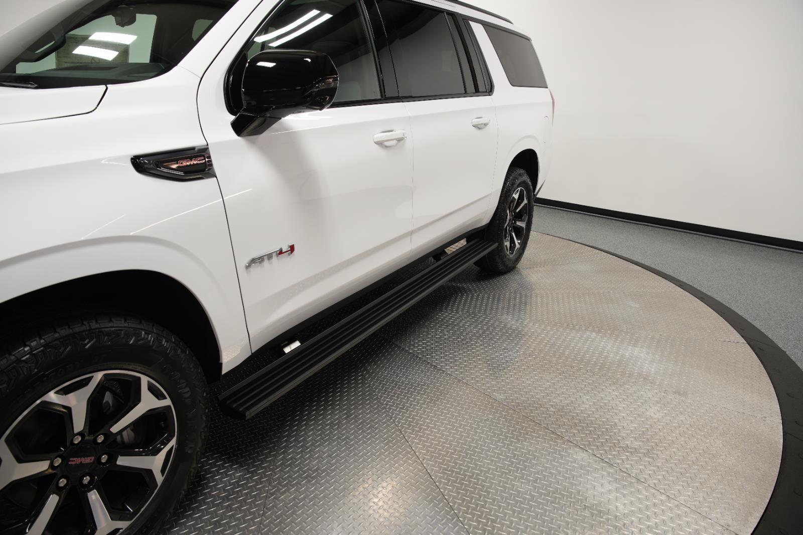 New 2026 GMC Yukon XL AT4 w/ AT4 Premium Plus Package AWD/4WD image 2