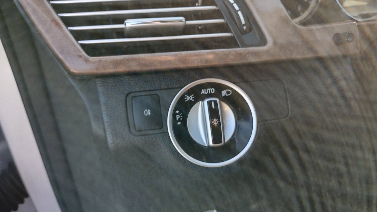 Used 2012 Mercedes-Benz E 350 4MATIC Sedan image 32