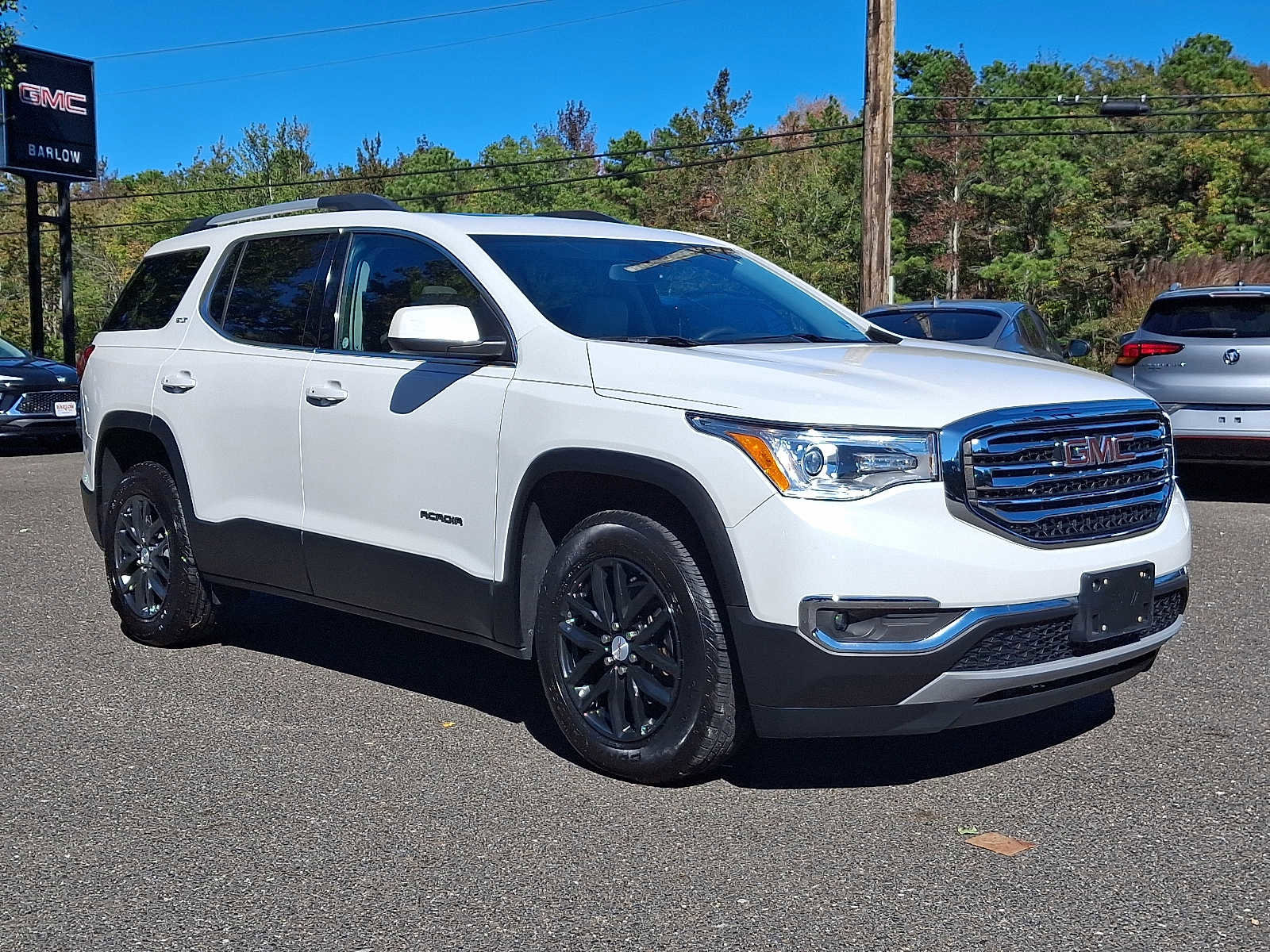 Used 2019 GMC Acadia SLT w/ LPO, Floor Liner Package image 1
