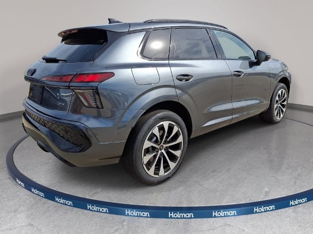 New 2026 Audi Q3 quattro 2.0T AWD/4WD image 3