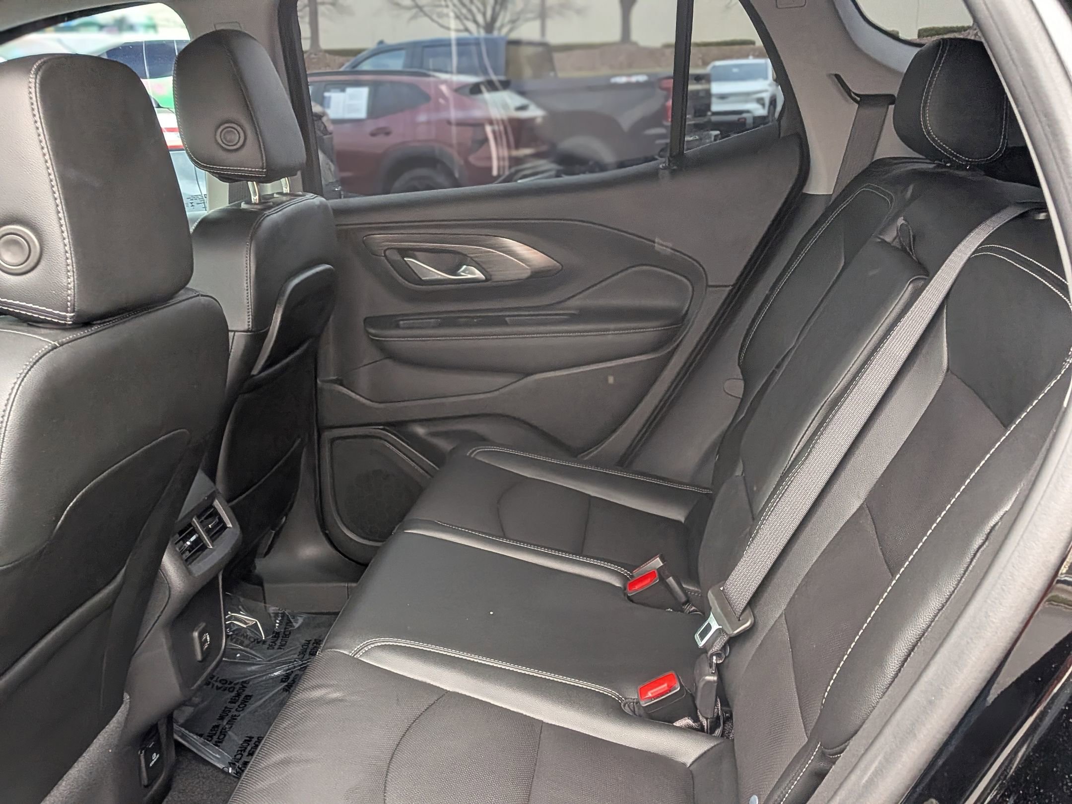 Used 2023 GMC Terrain SLT w/ Infotainment Package II image 33