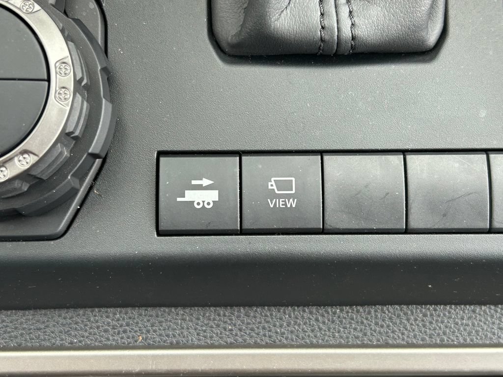 Certified 2025 Toyota 4Runner Platinum AWD/4WD image 34